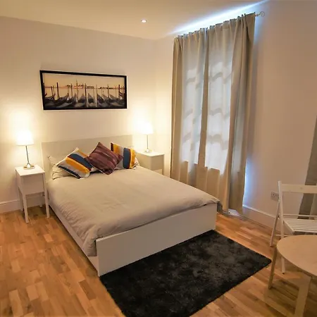 Ifield Road Apartments By Mayfair Stay